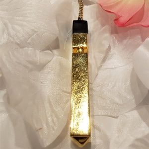 Goldtone necklace with 3" Goldtone Pendant